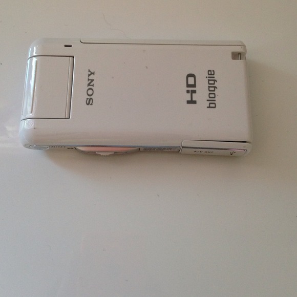 SONY camera - Picture 2 of 4
