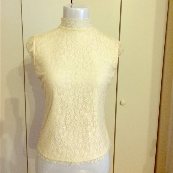 📢🎀Laundry by shelli segal gorgeous  blouse