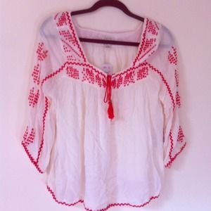 Forever 21 Embroidered 3/4 length sleeve blouse!