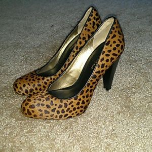 NEW: Banana Republic Leopard Pumps