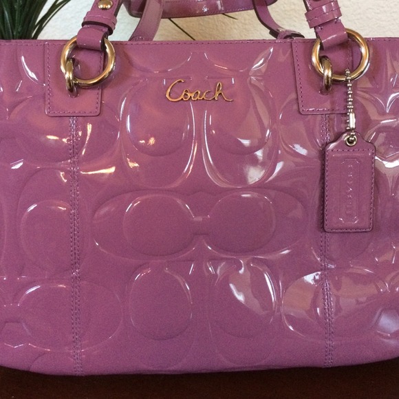 🔴SOLD Beautiful Lavender Coach bag! - Picture 2 of 4
