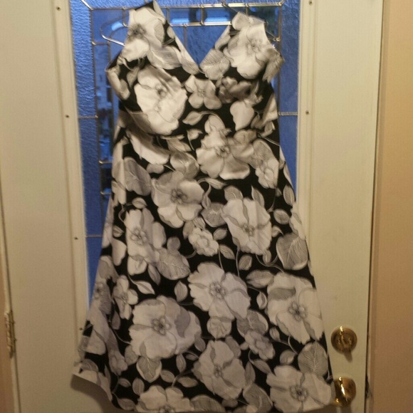 Floral black and white dress