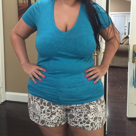 Shorts - Picture 3 of 4