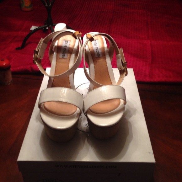 Steve Madden wedges