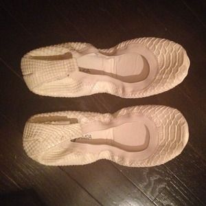 Yosi Sanra ballet flats. NIB