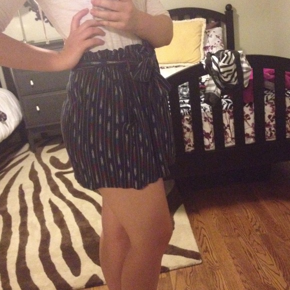 Patterned skirt! - Picture 2 of 3