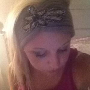 Headwrap , earmuff brown Francesca's!