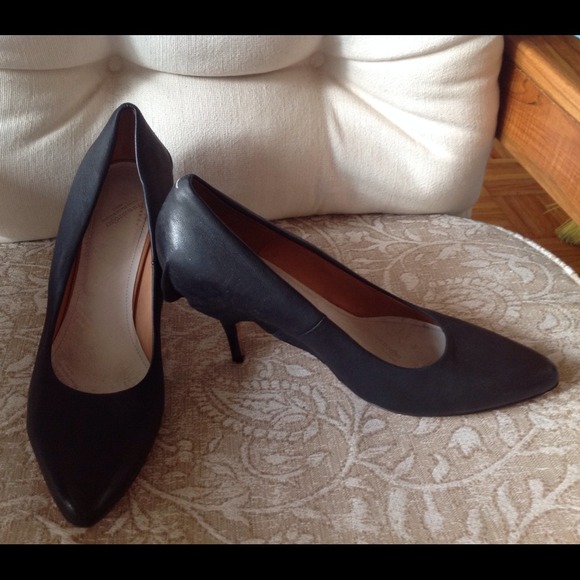SOLD Maison Martin Margiela black pumps Sz 39.5