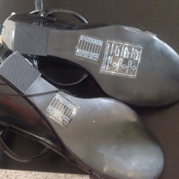 SOLD Size 6.5 F21 Strappy Wedges - Picture 2 of 4