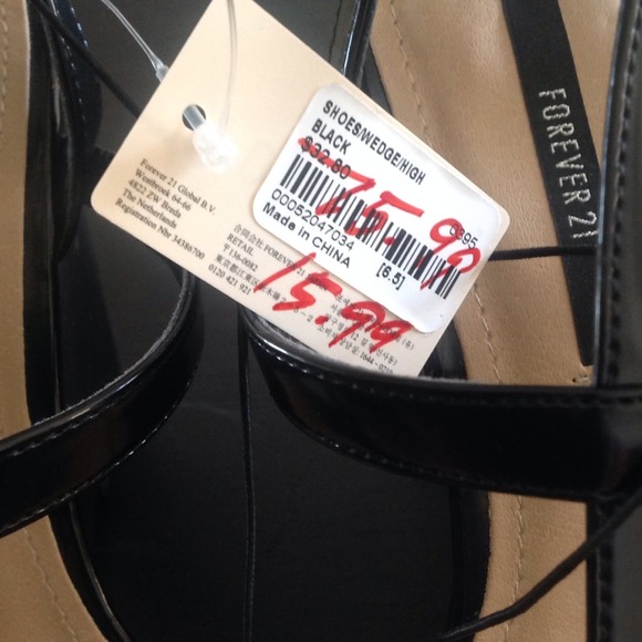 SOLD Size 6.5 F21 Strappy Wedges - Picture 3 of 4