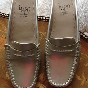 Champagne/ light gold slide ons