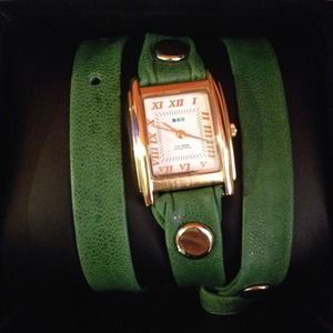 La Mer green leather wrap watch