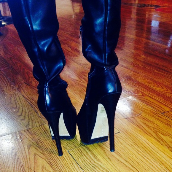 ZiGi Girl Boots - Picture 2 of 4