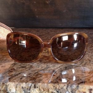 !!!!!REDUCED!!!!!!! Never worn Maui Jim sunglasses