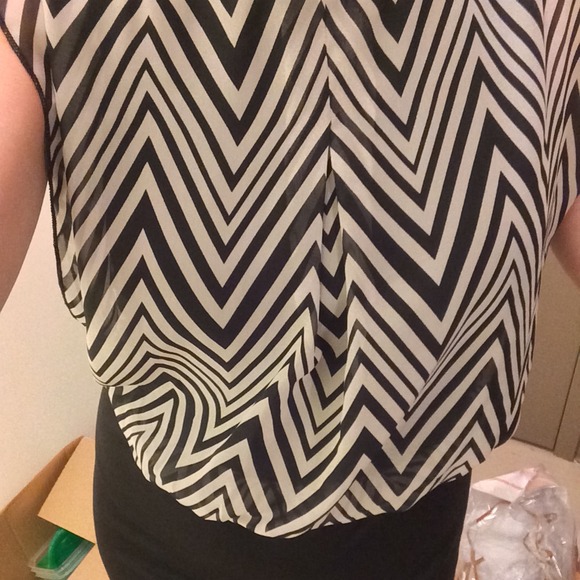Chevron Fitted Dress - Picture 4 of 4
