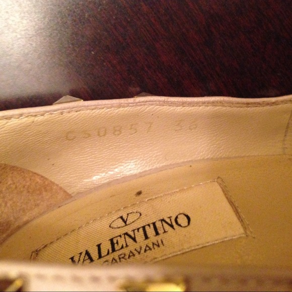 SOLD❌.  Valentino Rockstud heels - Picture 4 of 4