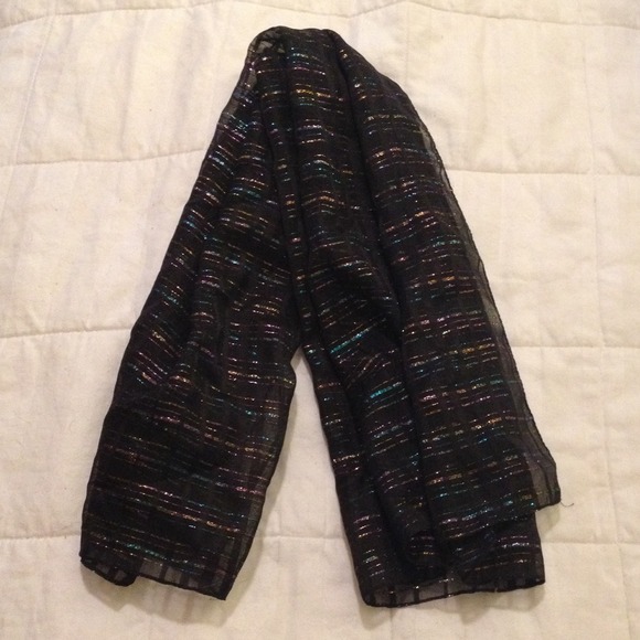 Scarf - Picture 1 of 2