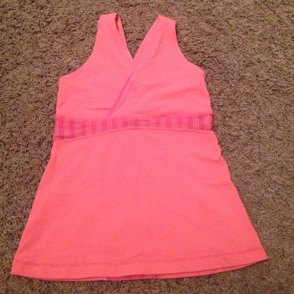 Coral vneck Lululemon tank