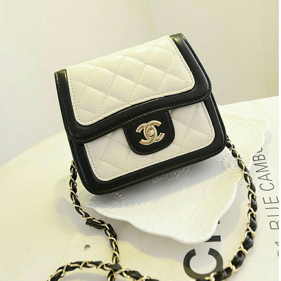 Classic CC crossbody