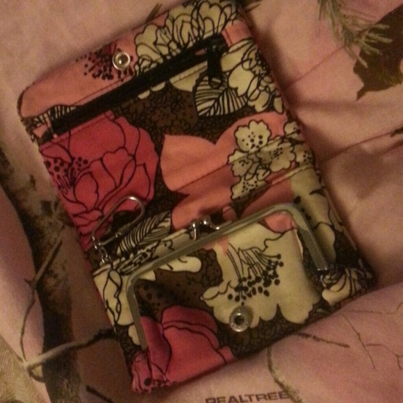 Vera bradley wallet. - Picture 1 of 4