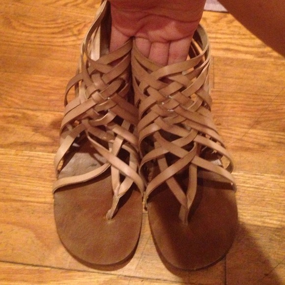 Steve Madden size 7 krosby sandals