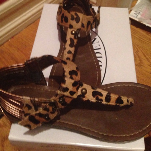 Steve Madden furry leopard sandals size 7