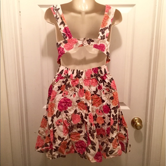 Adorable Backless Floral Dress - Picture 4 of 4