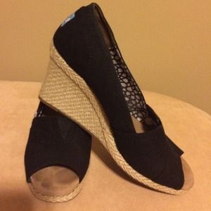 Toms wedges in good condition