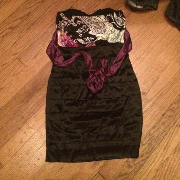 Dress - Picture 2 of 2