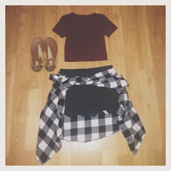 Crop Top - Picture 2 of 3