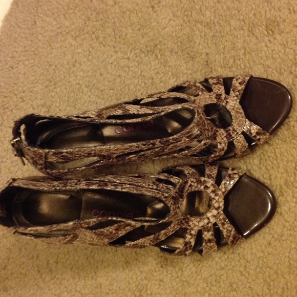 Snakeskin pumps by Connie - Picture 1 of 4