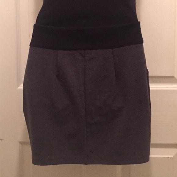 Cute Zipper Skirt w/pockets - Picture 4 of 4