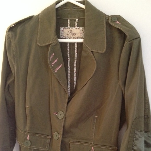 Cotton Olive Green Blazer w Fabulous Details