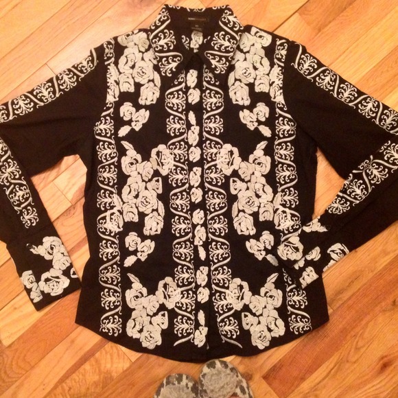 💚AWESOME bcbgmaxazria embroidered shirt