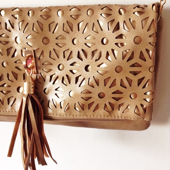 Laser Cut Nude Gold Convertible Clutch - Picture 2 of 4