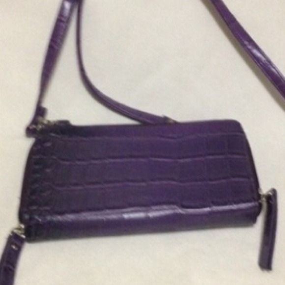 🚨REDUCED🚨Buxton cross body, and clutch purse.