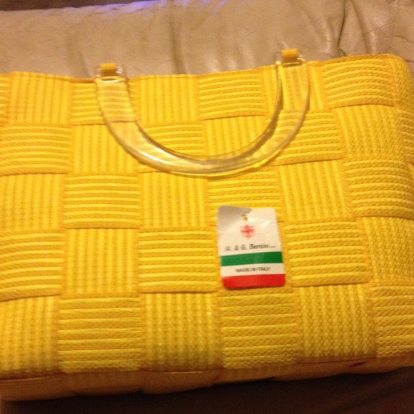 NWOT yellow woven straw purse