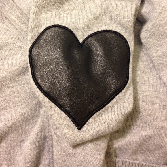 Black heart elbow patch cardigan - Picture 2 of 3