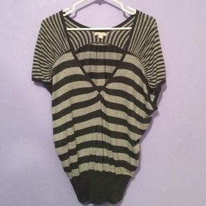 Striped grey top