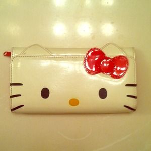 Hello kitty wallet!!