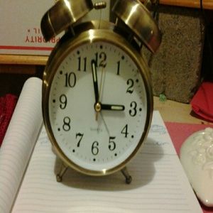 Old style loud alarm clock