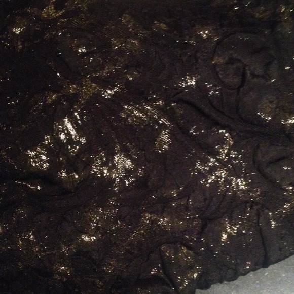 One sleeve black and gold dusted dress! - Picture 2 of 2