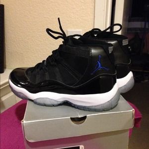 JORDAN RETRO XI