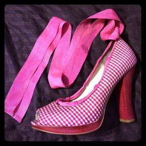 Betsey Johnson Lori pumps in pink gingham