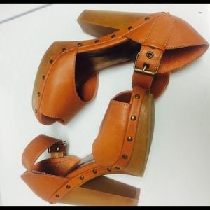 Chestnut high heel wedges