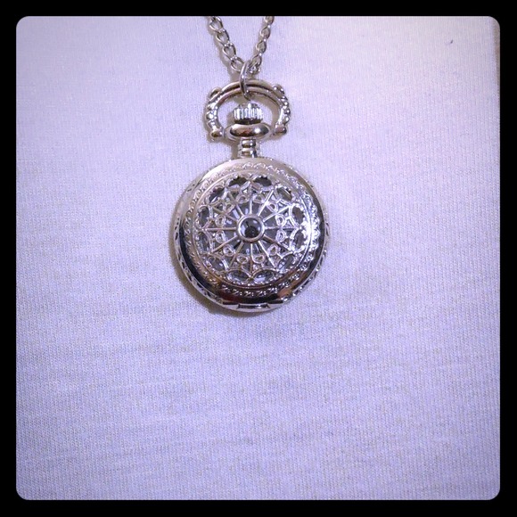 CONVERSATION PIECE! SPIDER WEB WATCH. SILVER TONE