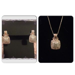 💫OMG!! Beautiful Silver Earrings & Necklace