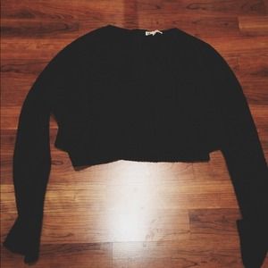 Medium Knitted Long Sleeve Cropped Sweater