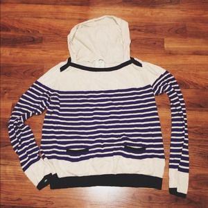 Medium Urban Outfitters Cropped Hoodie