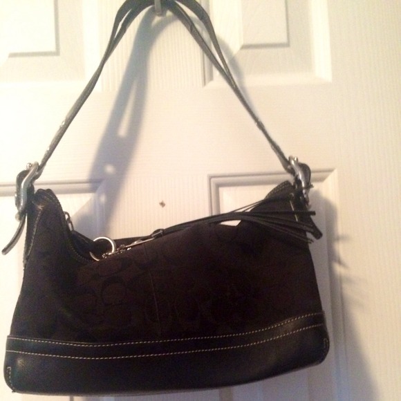Black Coach CC Purse - Picture 3 of 4